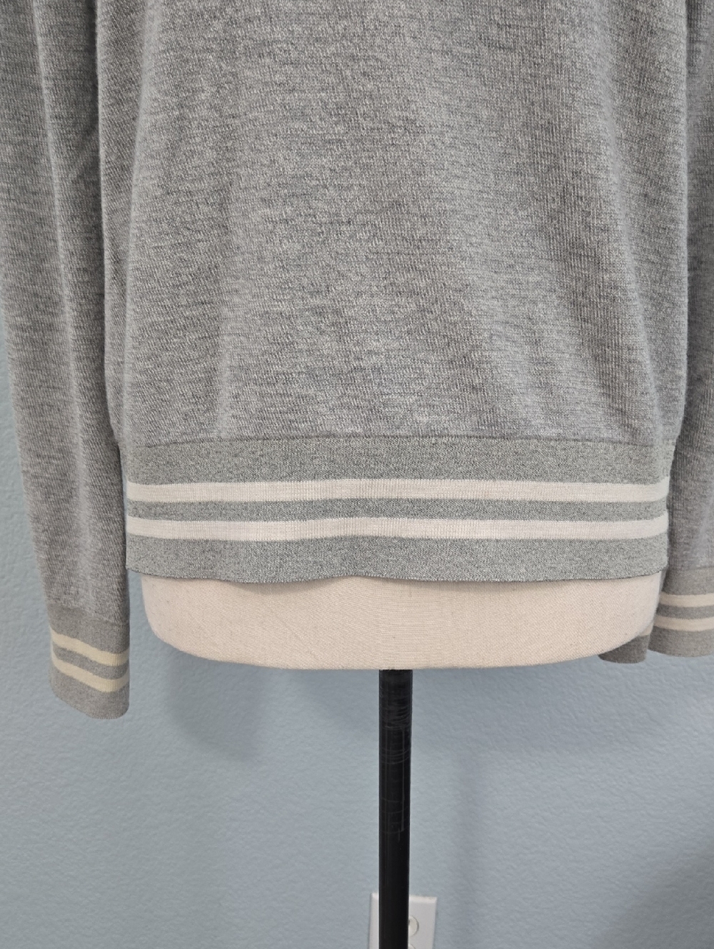 RAG & BONE Be Kind Reflective Light Gray Crewneck Sweater Striped Hem Sz MED - Picture 3 of 9